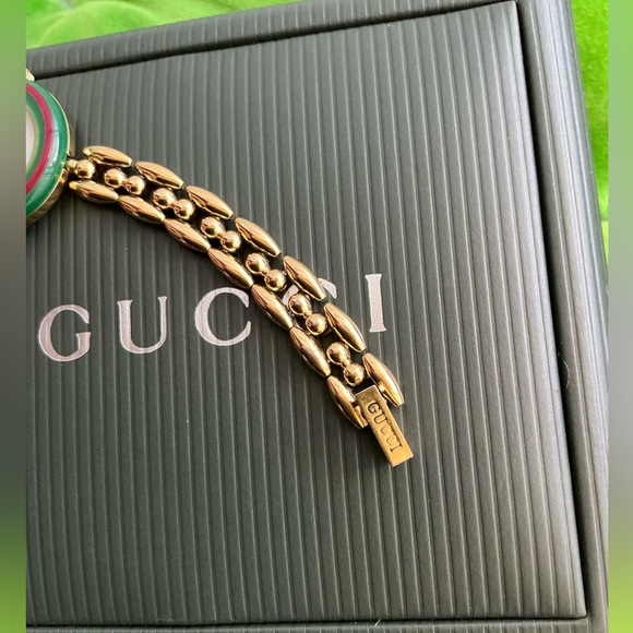 Beautiful DRESSY GUCCI watch w/ change bezels 💚❤️🖤💙🤍💛🧡 - Picture 12 of 12